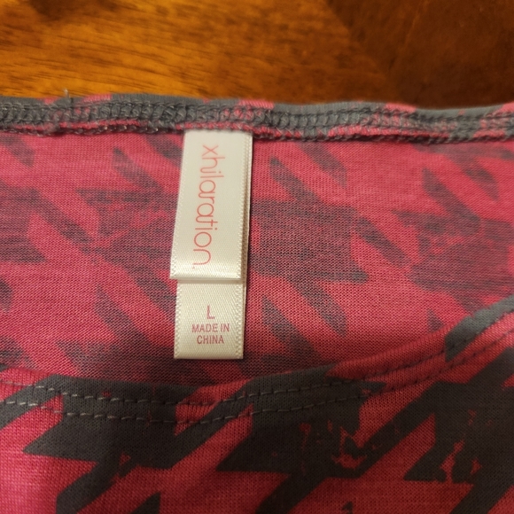 Xhilaration Pattern Top - Picture 4 of 7